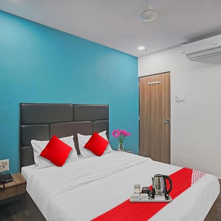 Hotel O Infinity Surat Exterior photo