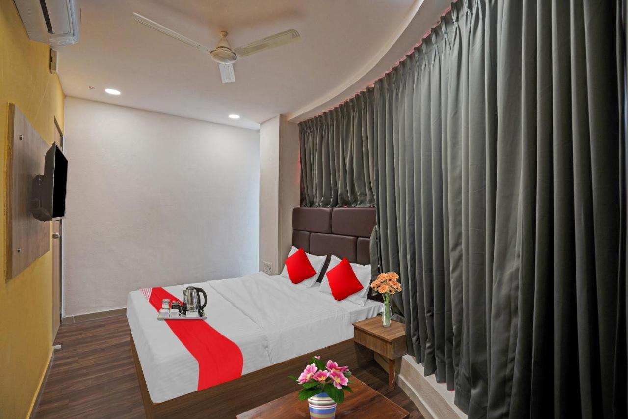 Hotel O Infinity Surat Exterior photo