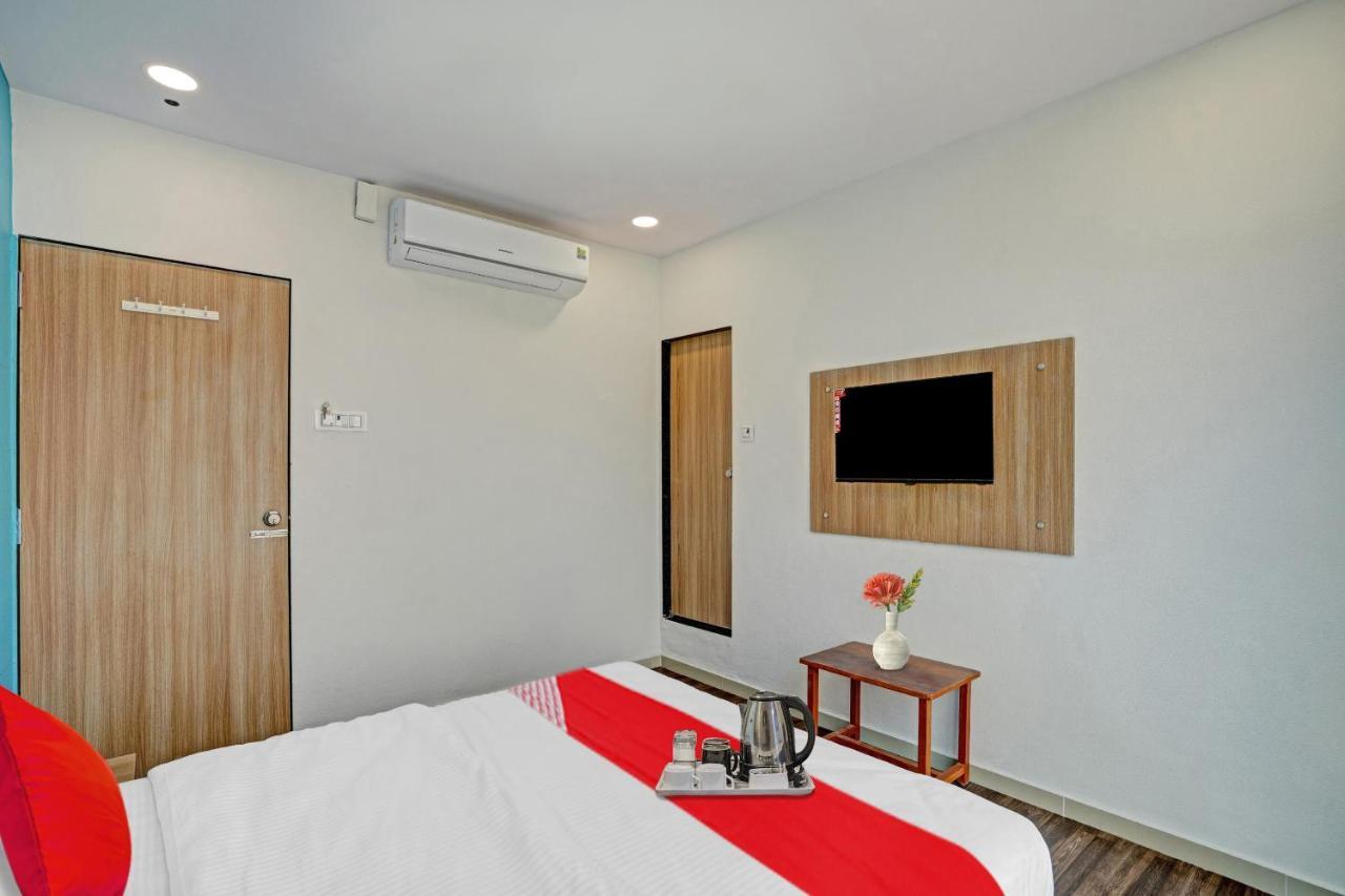 Hotel O Infinity Surat Exterior photo