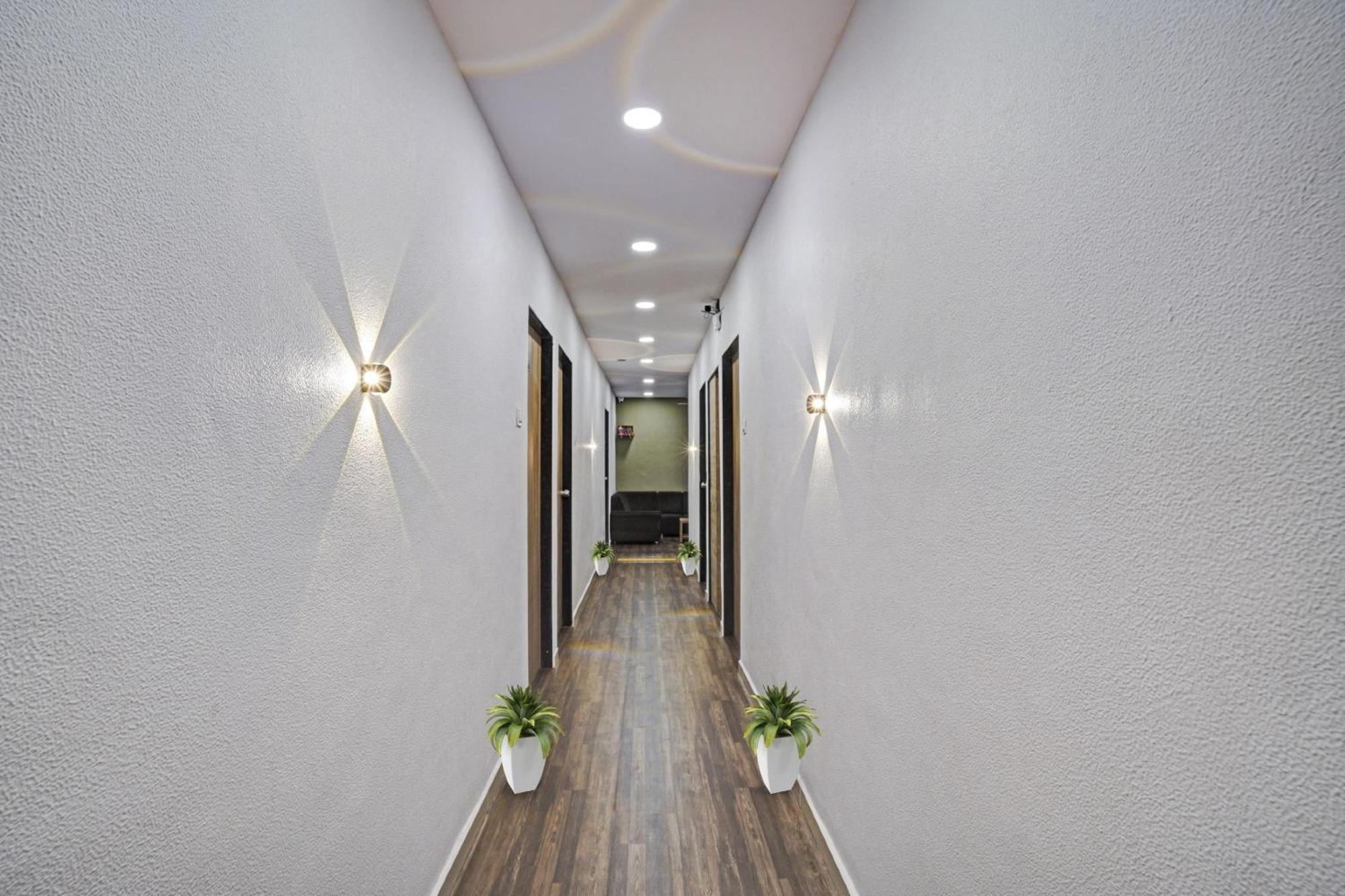 Hotel O Infinity Surat Exterior photo