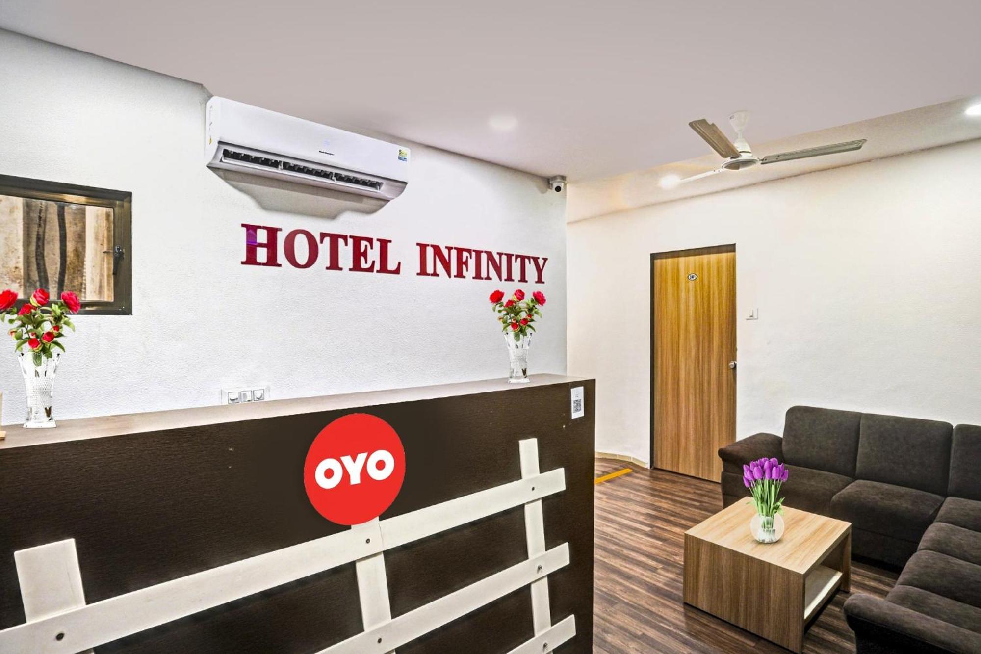 Hotel O Infinity Surat Exterior photo